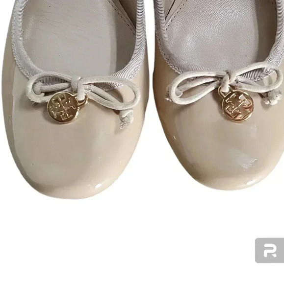 TORY BURCH Solid Tan Patent Leather Block Mid Heel Pumps Bow Accent - Picture 7 of 7